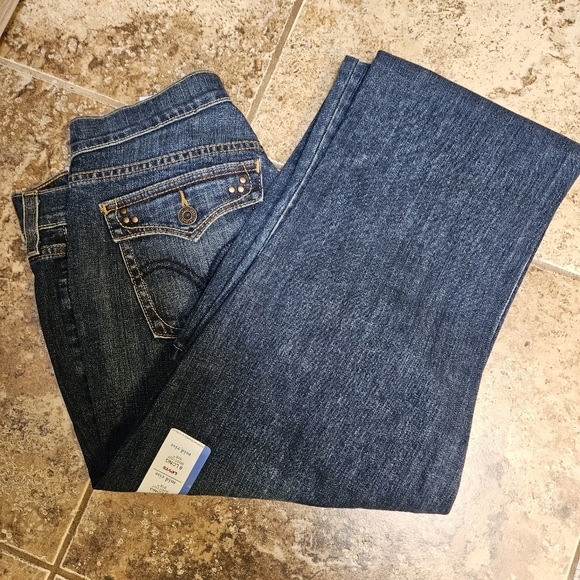 Levi's I  515 Mid Rise Boot Cut Jeans. - Picture 10 of 11